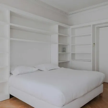 Appartement Old World Charm With Fireplace - Pantheon