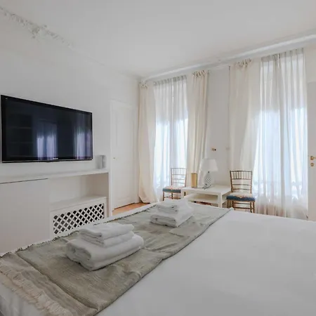 Appartement Old World Charm With Fireplace - Pantheon