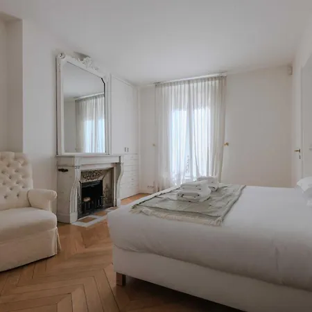 Old World Charm With Fireplace - Pantheon * Paris