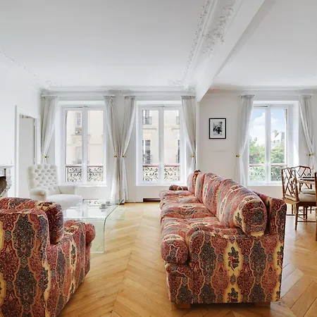 Old World Charm With Fireplace - Pantheon Paris