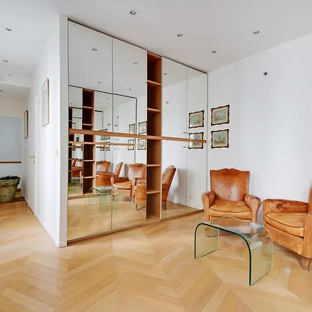 Old World Charm With Fireplace - Pantheon Appartement Paris