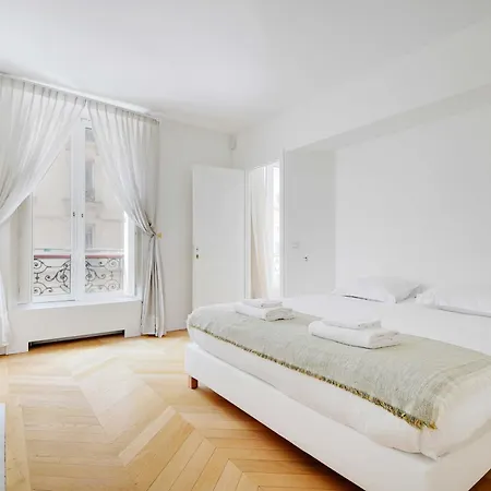 Appartement Old World Charm With Fireplace - Pantheon