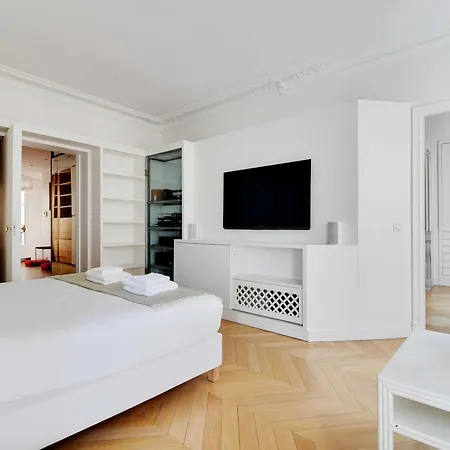 Appartement Old World Charm With Fireplace - Pantheon